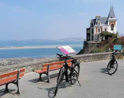 Dinard à vélo électrique