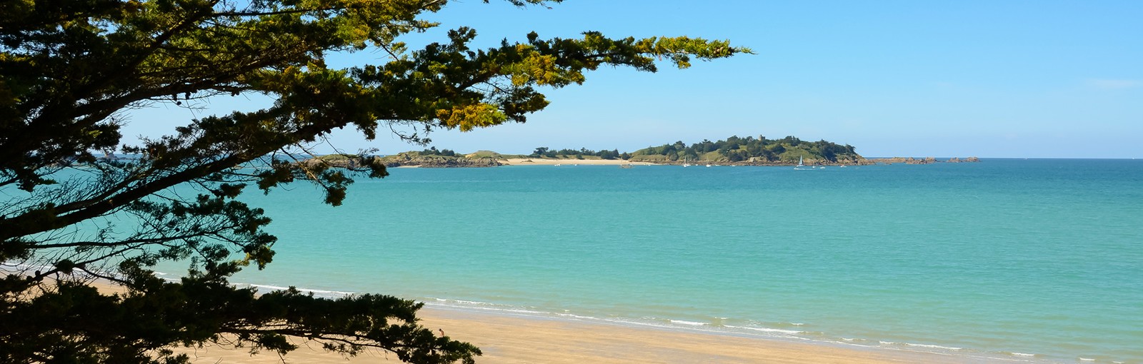 Plage de La Côte d'Émeraude