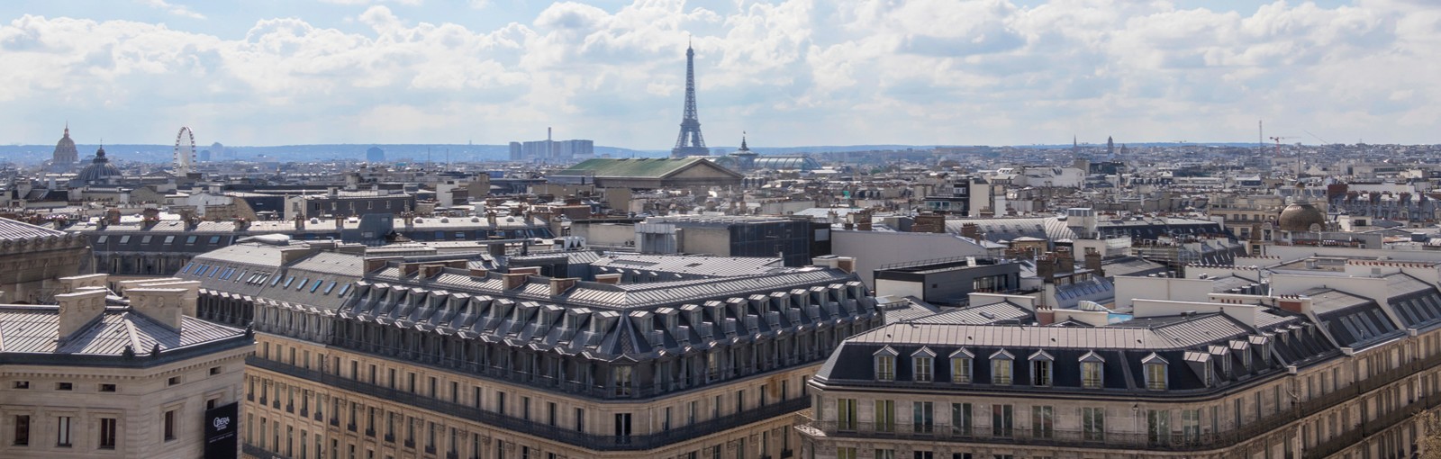 Toits de Paris depuis terrasse